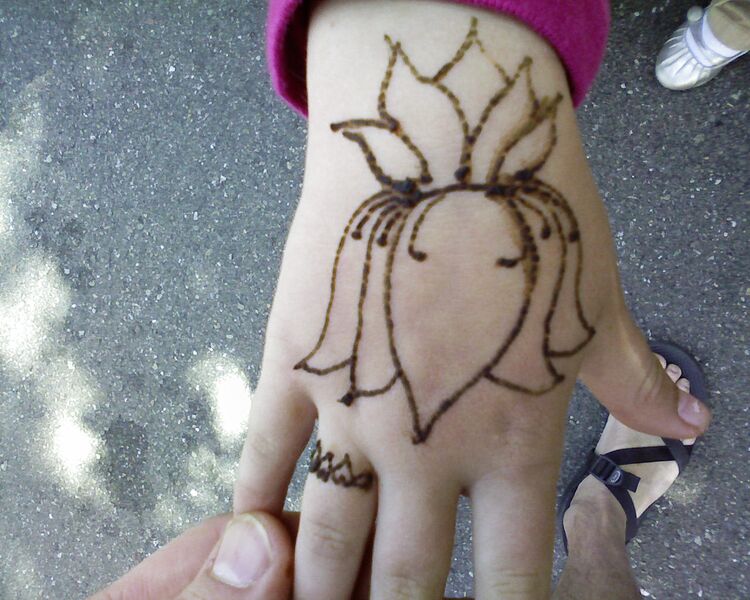 File:Henna-SP A1362.jpg