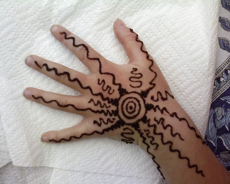File:Henna-SP A1354.jpg