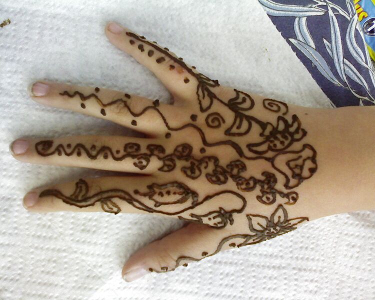 File:Henna-SP A1356.jpg
