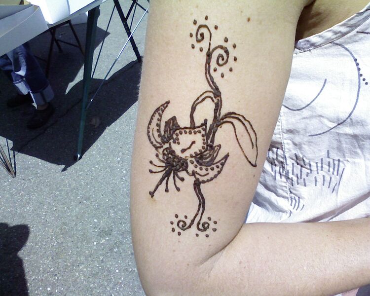 File:Henna-SP A1359.jpg