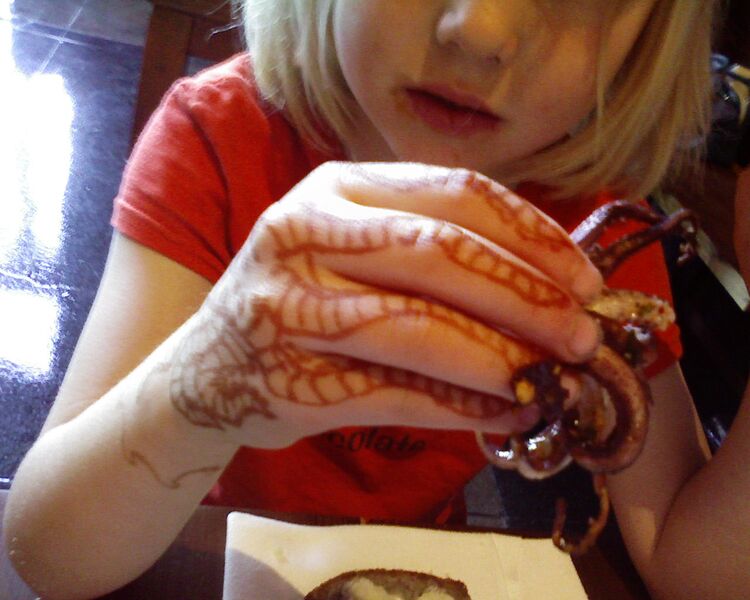 File:Henna-octopus-squid.jpg